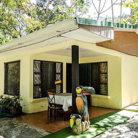 Casa Tucanes Manuel Antonio Exteriör bild