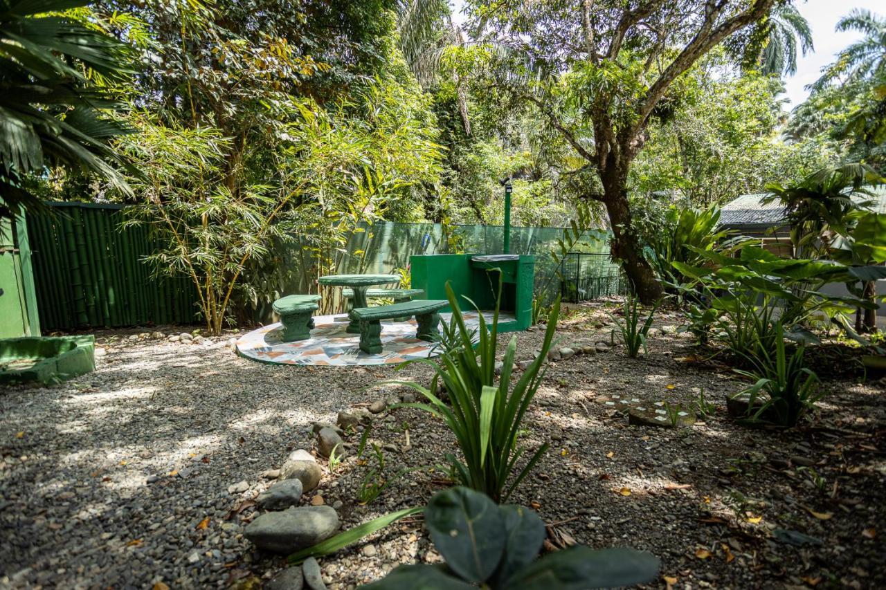 Casa Tucanes Manuel Antonio Exteriör bild
