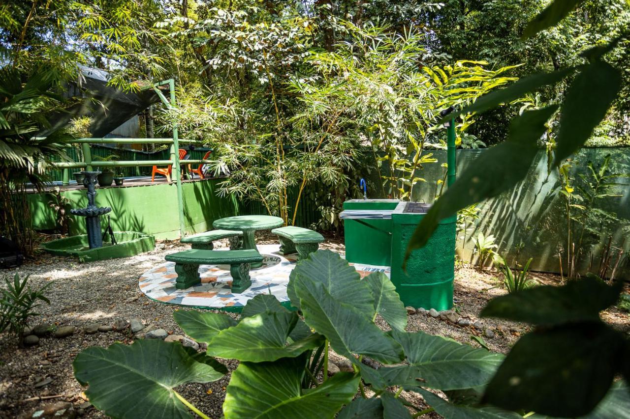 Casa Tucanes Manuel Antonio Exteriör bild