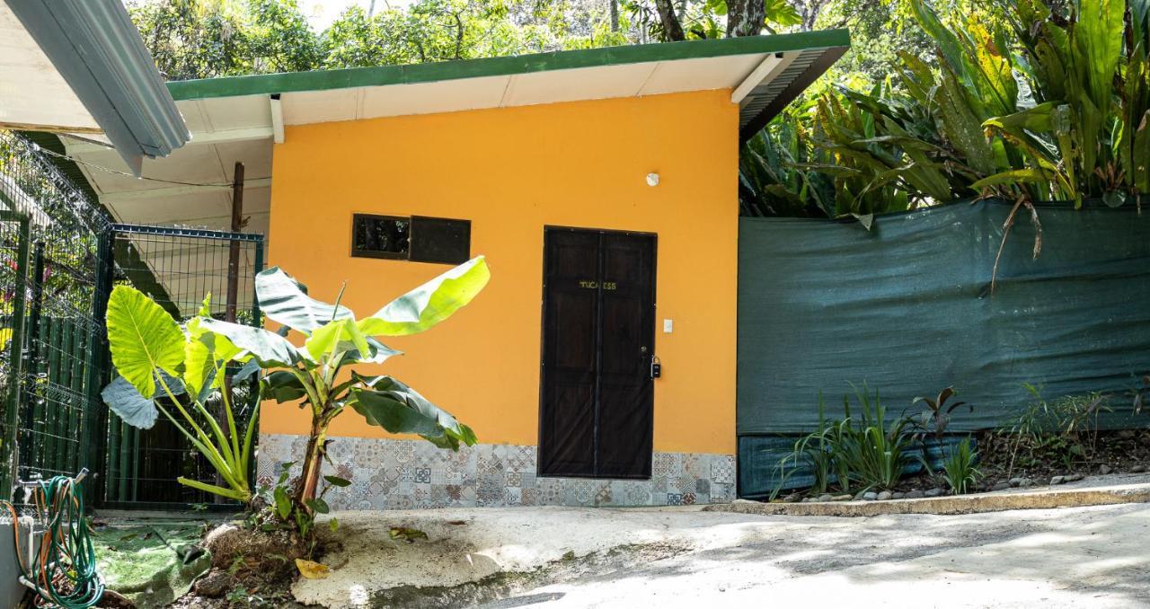 Casa Tucanes Manuel Antonio Exteriör bild