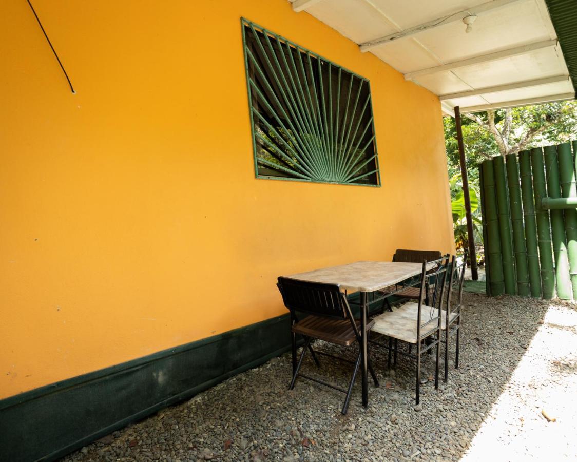 Casa Tucanes Manuel Antonio Exteriör bild
