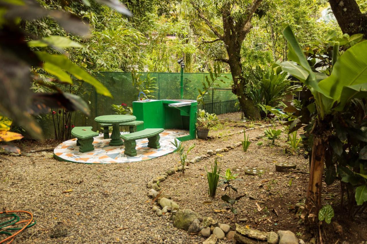 Casa Tucanes Manuel Antonio Exteriör bild