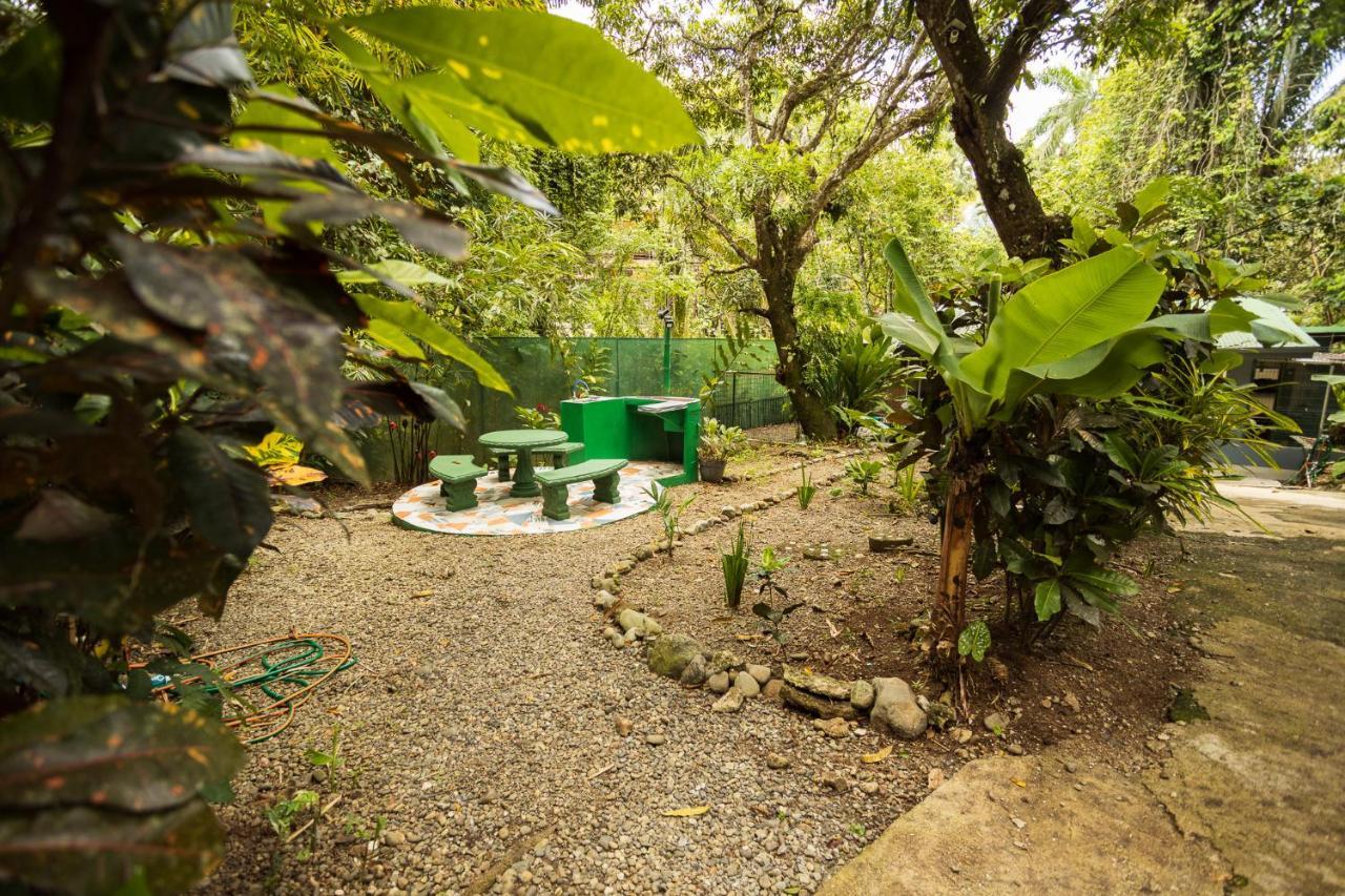 Casa Tucanes Manuel Antonio Exteriör bild